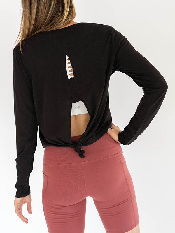 Athleisure Crop Top With Cut-Out Back - Black