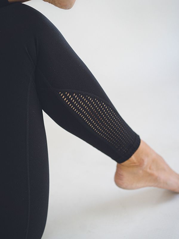 Perforated Panel High-waist Performance Leggings